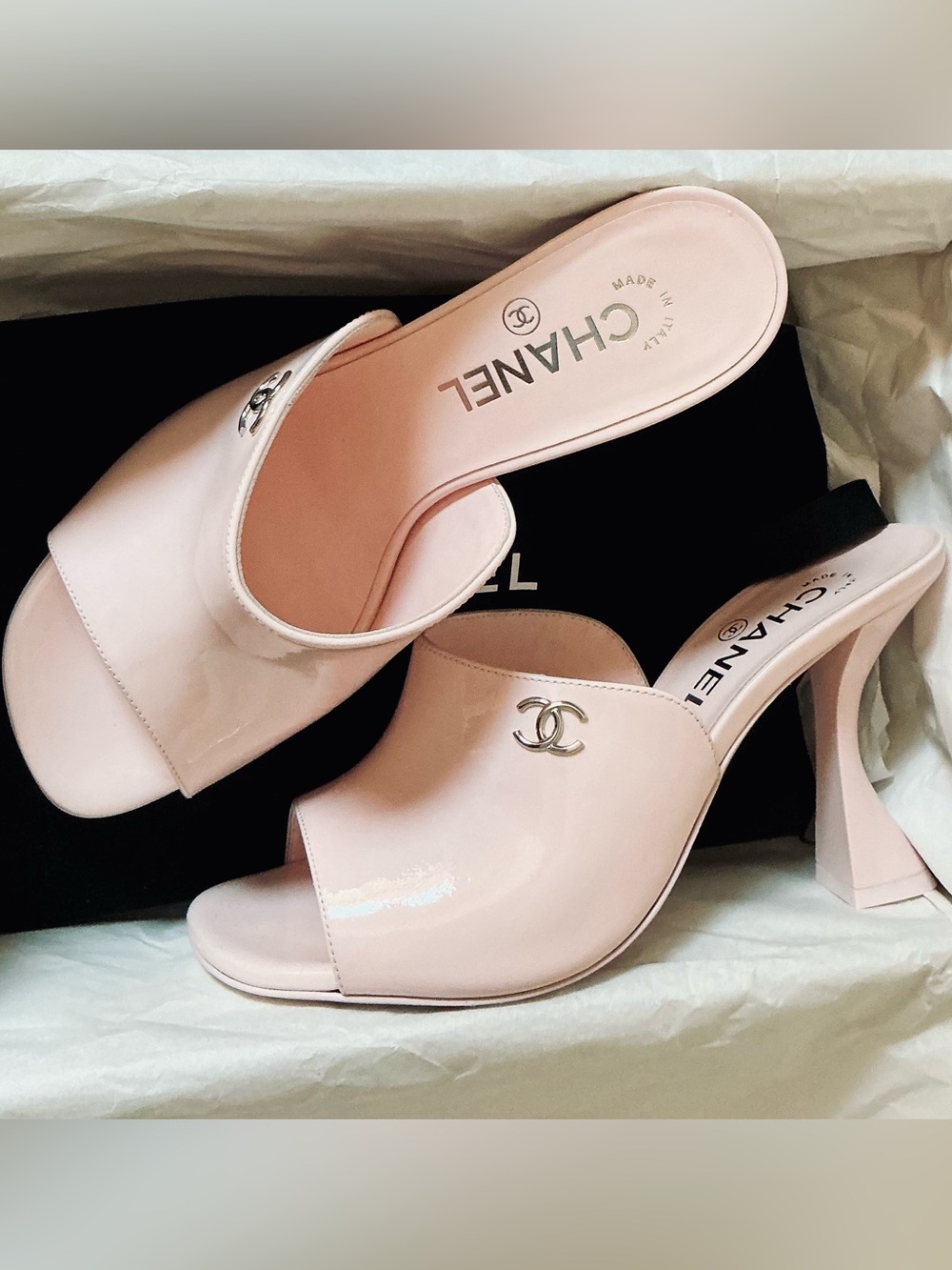 🦄CHANEL 26C Light Pink Calfskin
Patent Leather Open Toe Mule Heels NIB FULL SET - Picture 2 of 12